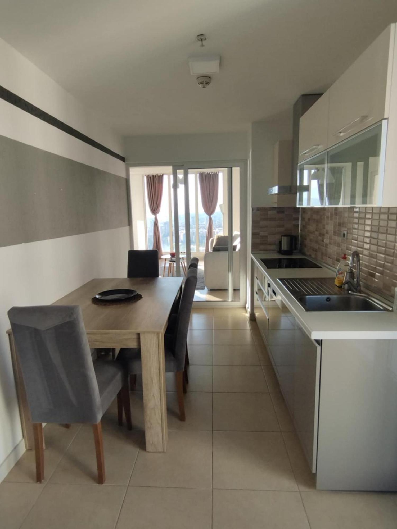 Skopje Sky City 19Th Floor Twin & 12Th Floor & 25Th & 33 Floor Apartments & With Pool & Spa & Gym & Parking Included In Price Buitenkant foto